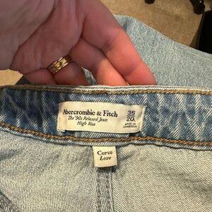 Abercrombie & Fitch Women's Light Blue Jeans 90’s style Curve love Sz 35/20